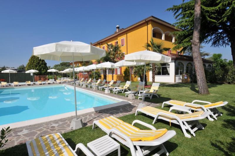 La Quiete Park Hotel Manerba del Garda Eksteriør billede