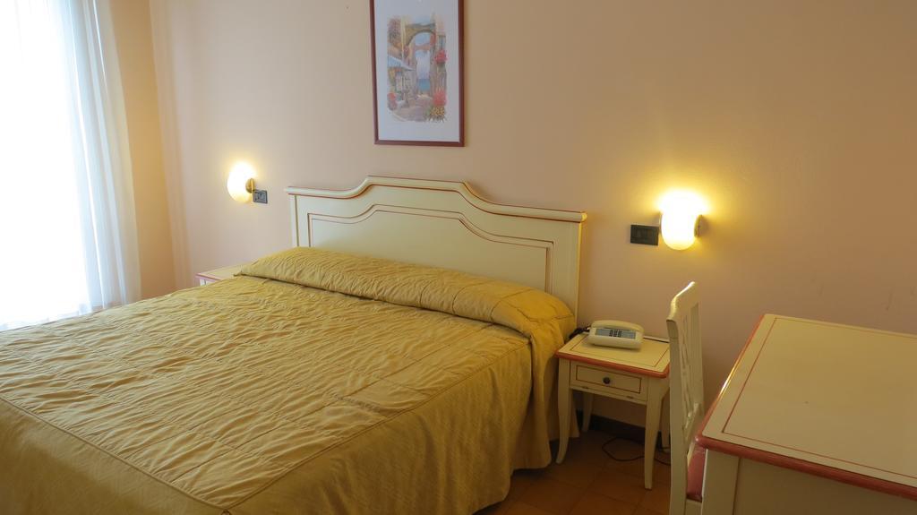 La Quiete Park Hotel Manerba del Garda Eksteriør billede