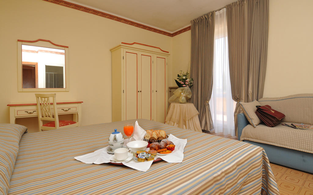 La Quiete Park Hotel Manerba del Garda Eksteriør billede