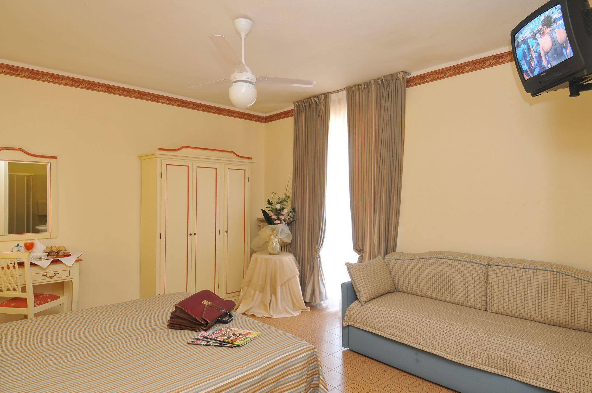 La Quiete Park Hotel Manerba del Garda Eksteriør billede