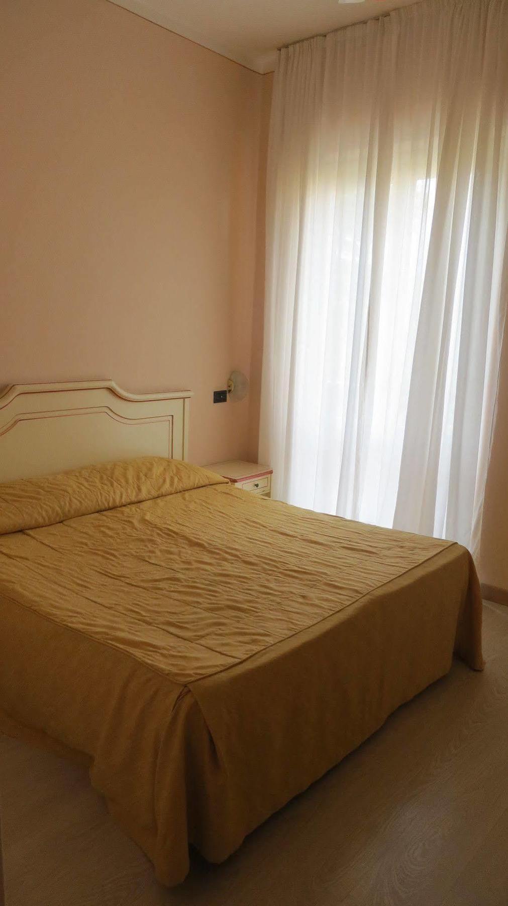 La Quiete Park Hotel Manerba del Garda Eksteriør billede