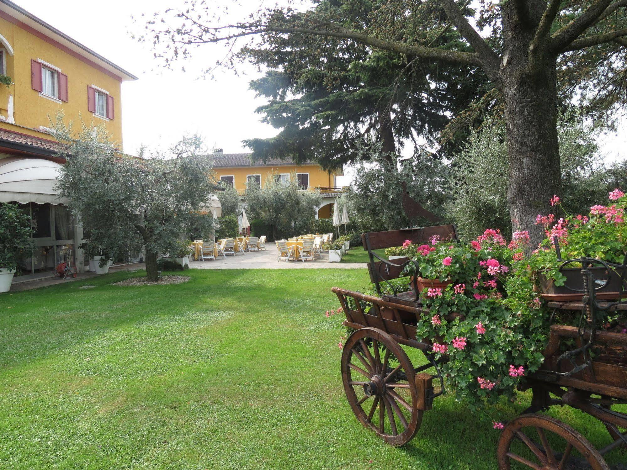 La Quiete Park Hotel Manerba del Garda Eksteriør billede